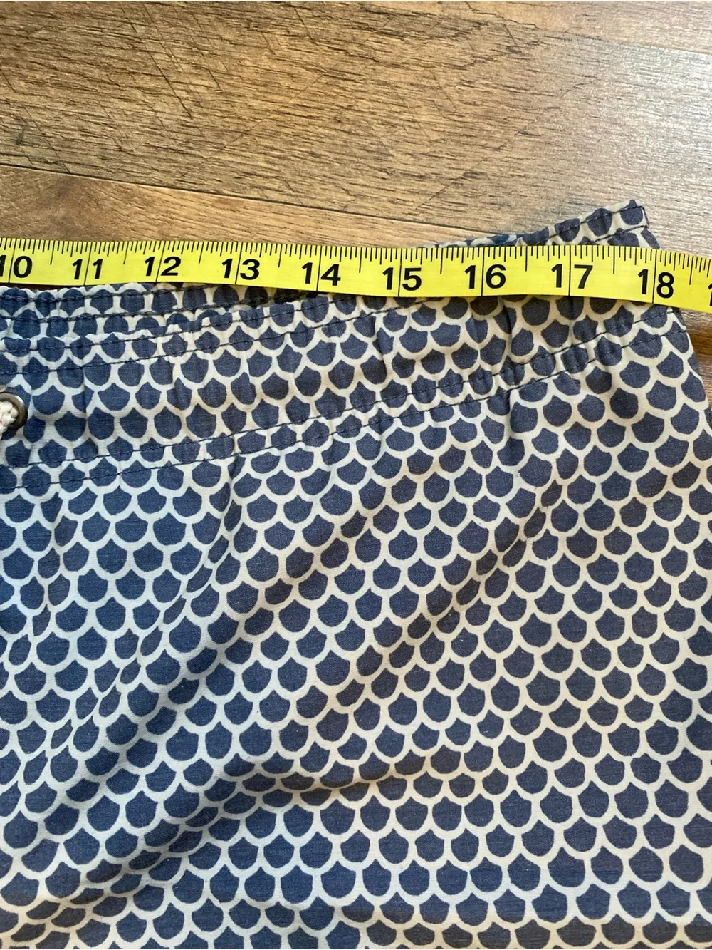 Faherty 2 Classic Boardshort Fishscale Batik Size L
